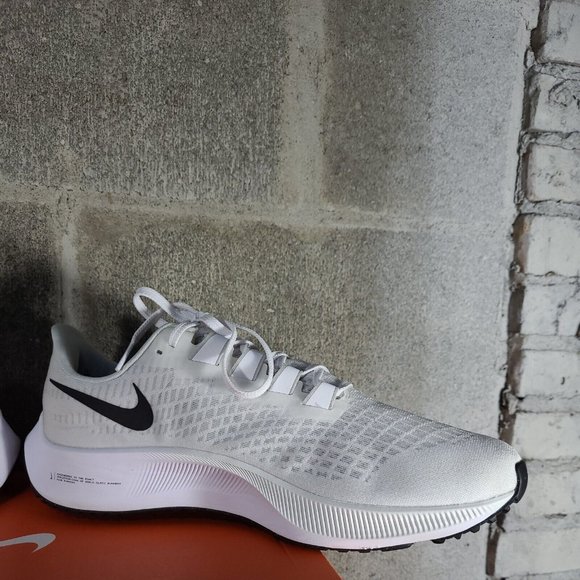 Nike White and Gray Athletic Shoes - Picture 10 of 12